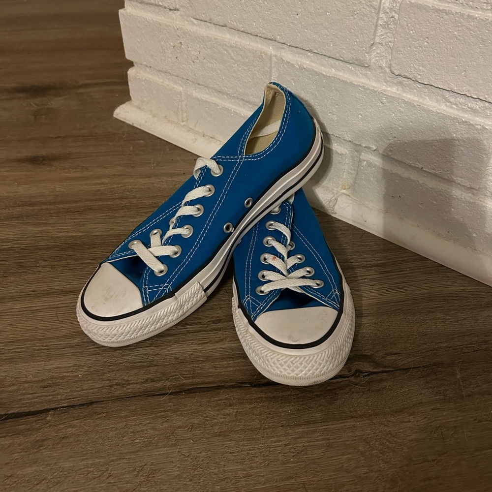 Blue converse